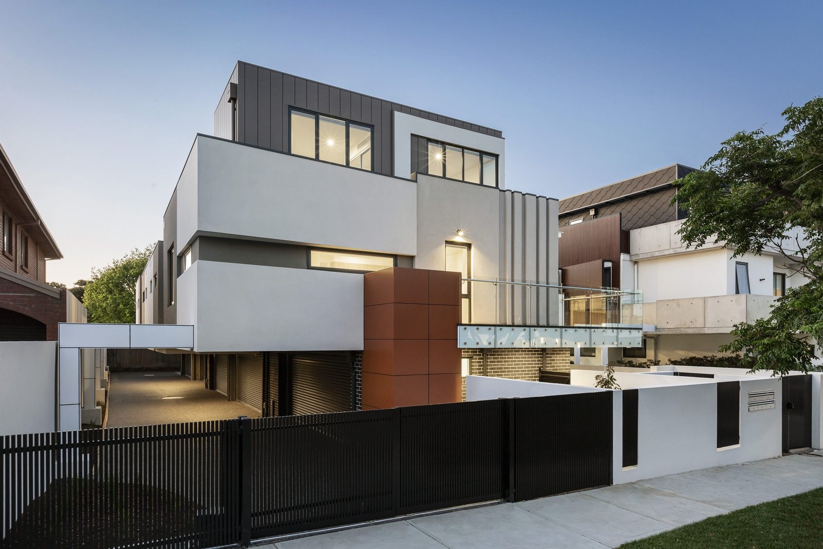 modern-house-facade-2021-08-27-19-27-44-utc-scaled-1